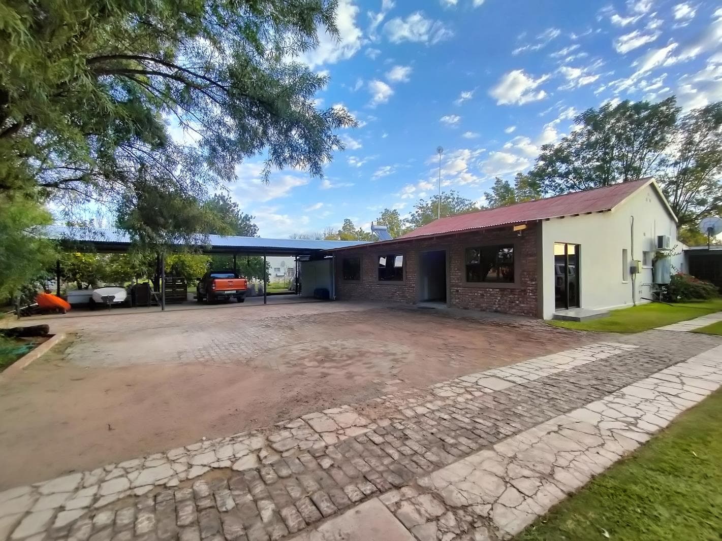 6 Bedroom House in Jan Kempdorp