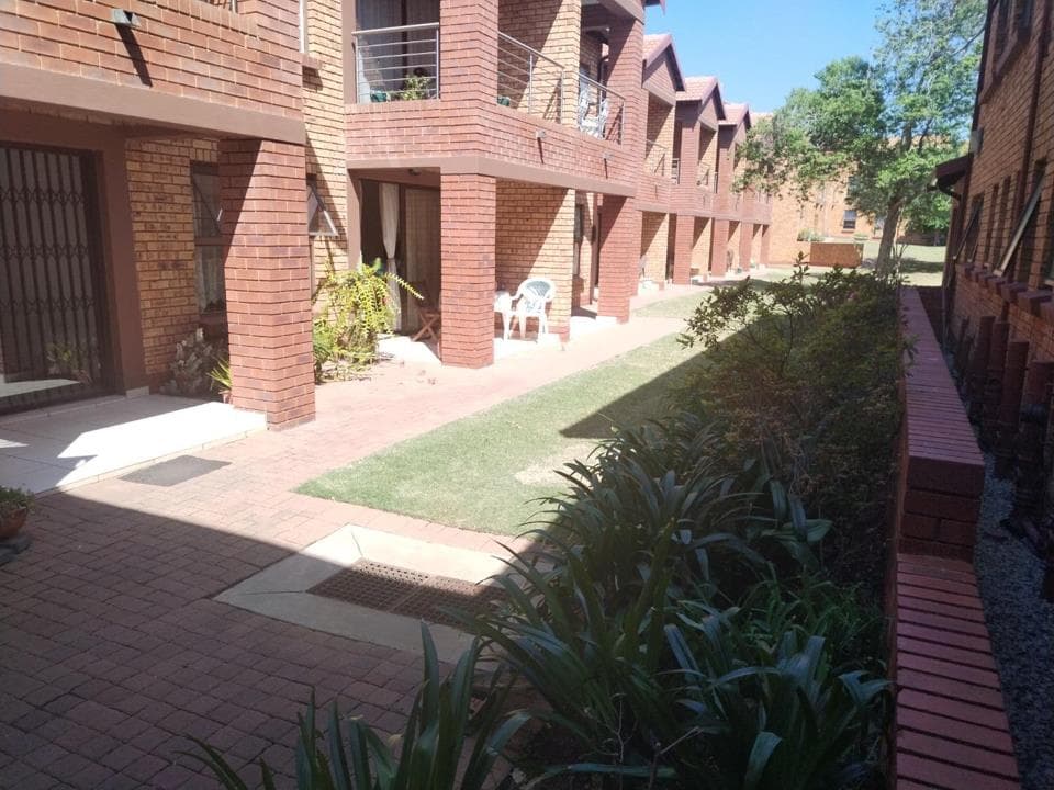 1 Bedroom Apartment / flat for sale in Willow Park Manor