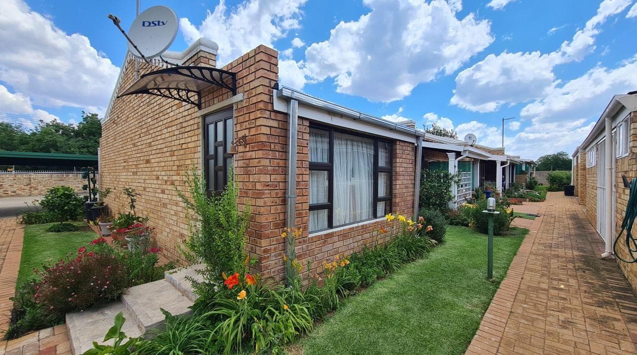1 Bedroom Townhouse for sale in Miederpark