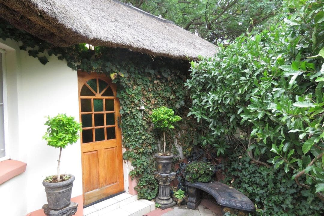 2 Bedroom House for sale in Rietfontein