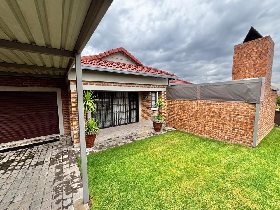 2 Bedroom House for sale in Terra Nova