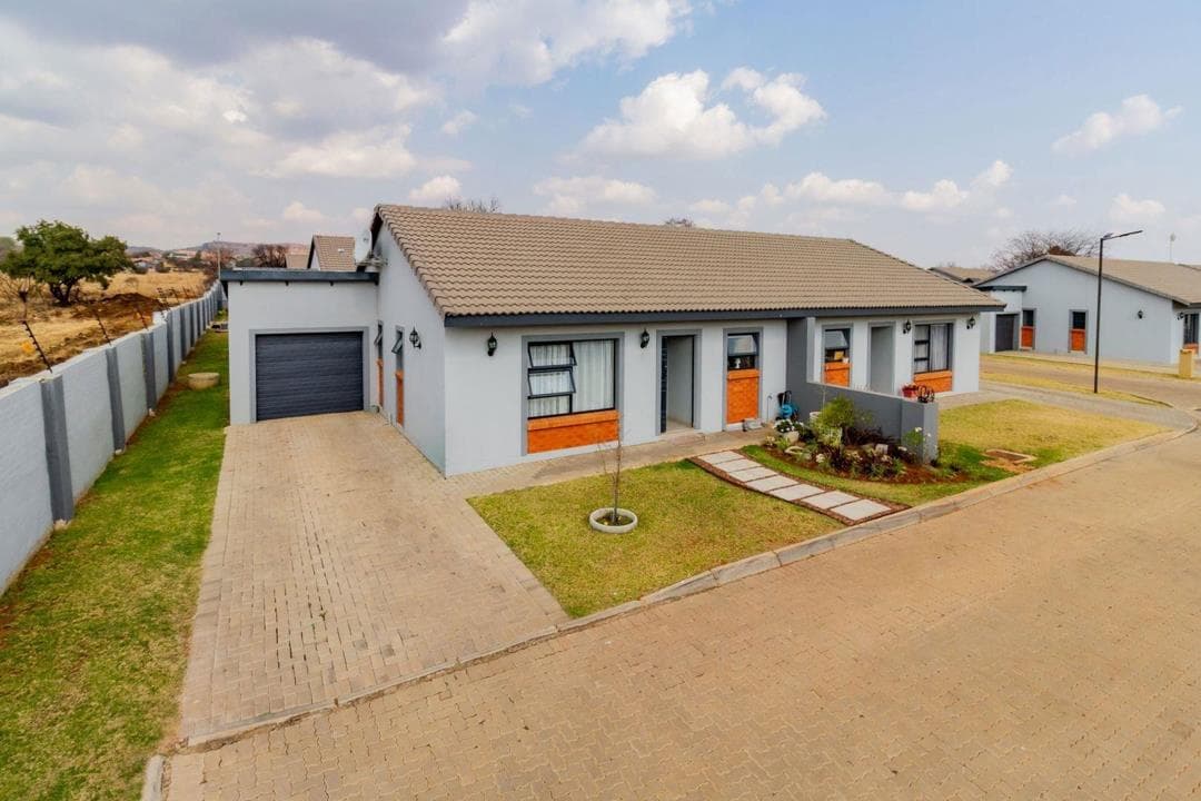 2 Bedroom House for sale in Ifafi