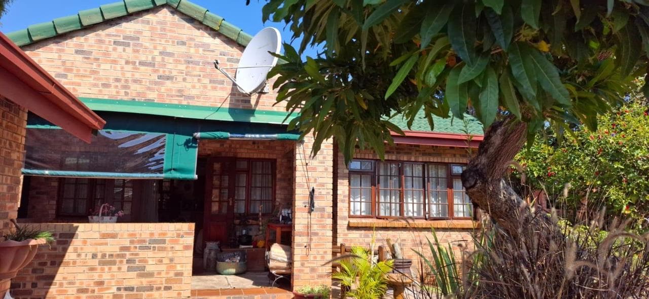 2 Bedroom House for sale in White River Ext 18