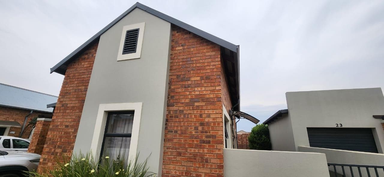 2 Bedroom Townhouse for sale in De Land Estate