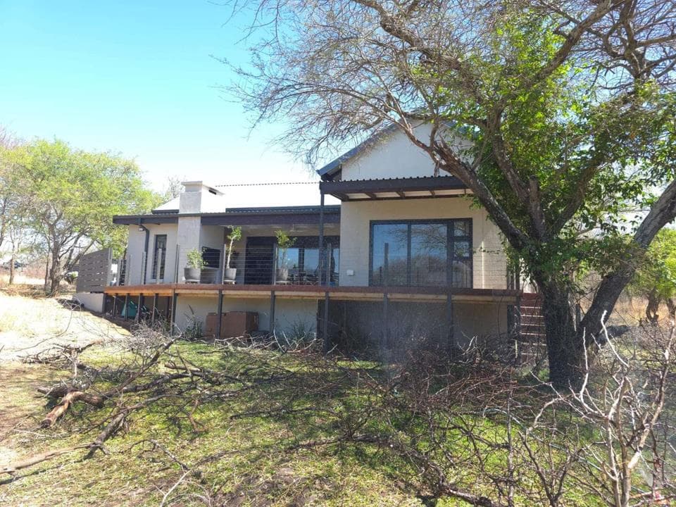 3 Bedroom House for sale in Hoedspruit