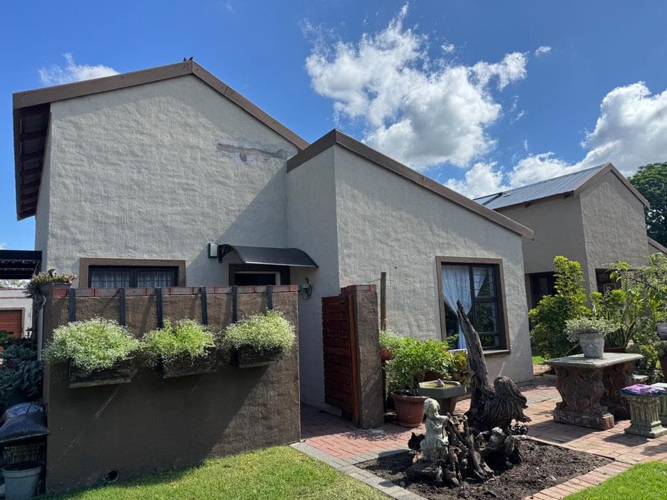 2 Bedroom Townhouse for sale in Waterval East