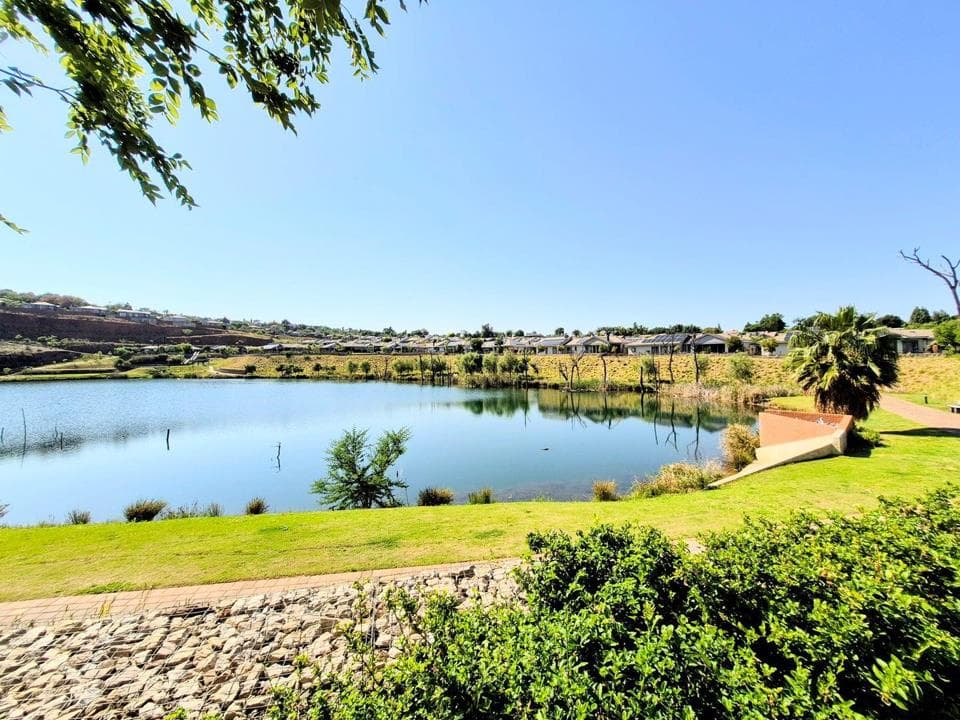 2 Bedroom Apartment / flat to rent in Waterkloof Marina Retirement Estate