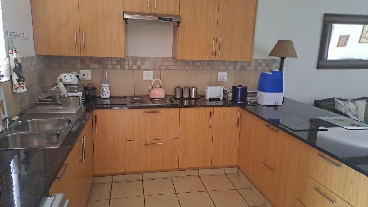 1 Bedroom Townhouse for sale in Langenhovenpark