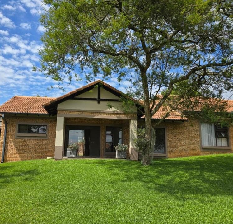 2 Bedroom Townhouse to rent in Bateleur Estate