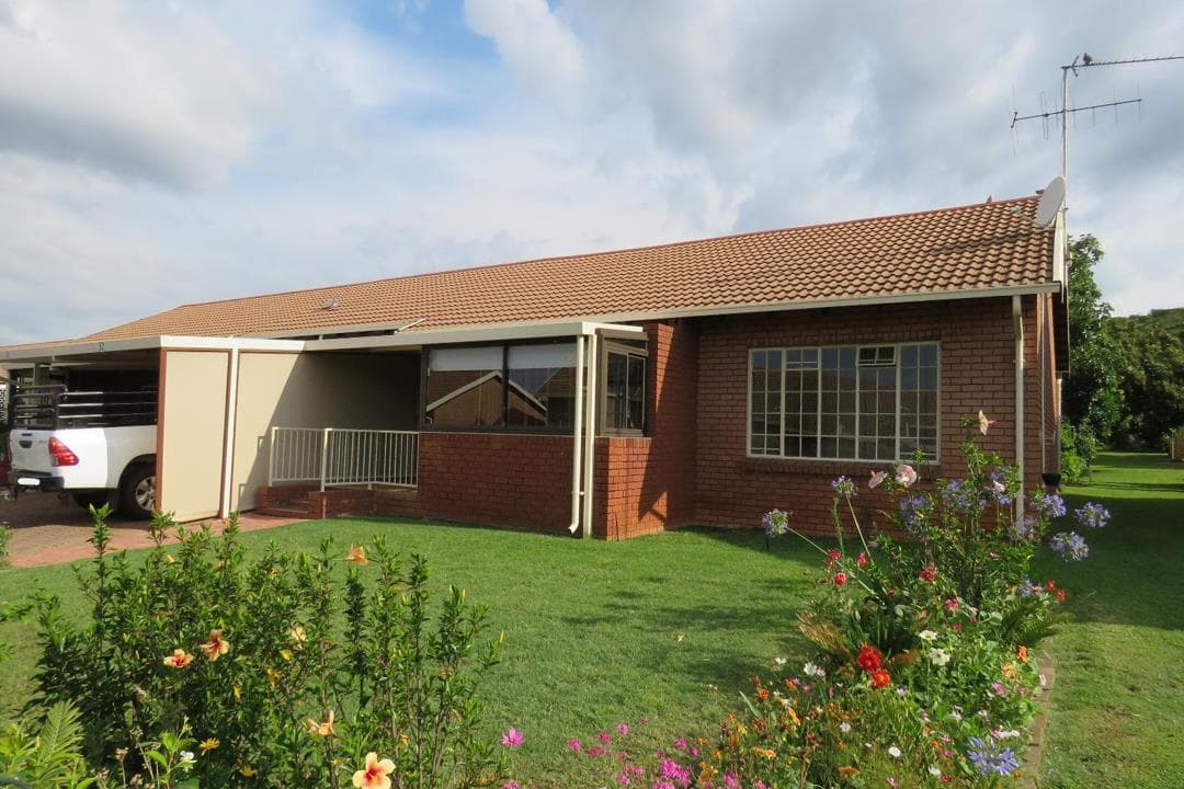 2 Bedroom Townhouse to rent in Montana Park