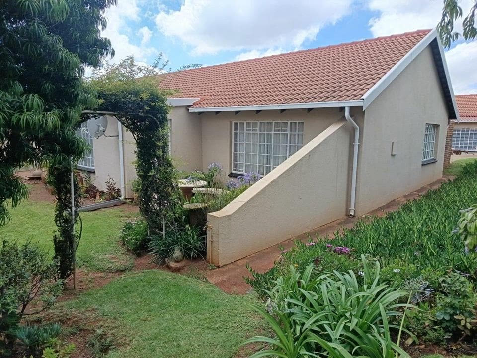 2 Bedroom Townhouse to rent in Randpoort