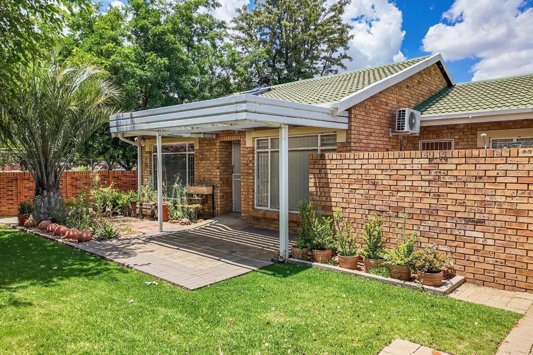 2 Bedroom Apartment / flat for sale in Willows