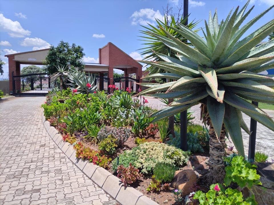 2 Bedroom House for sale in Waterval East