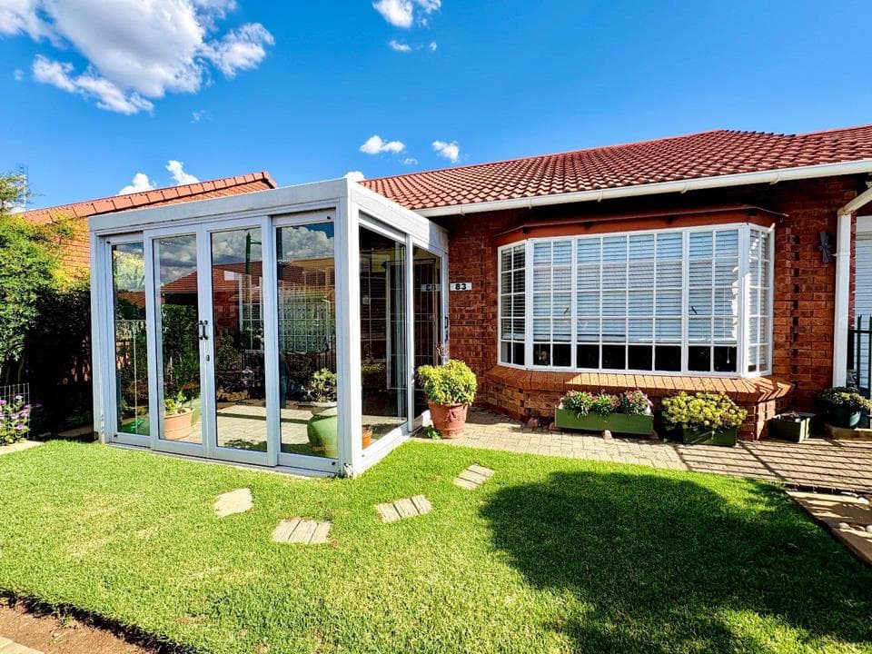 2 Bedroom Townhouse for sale in Fichardt Park