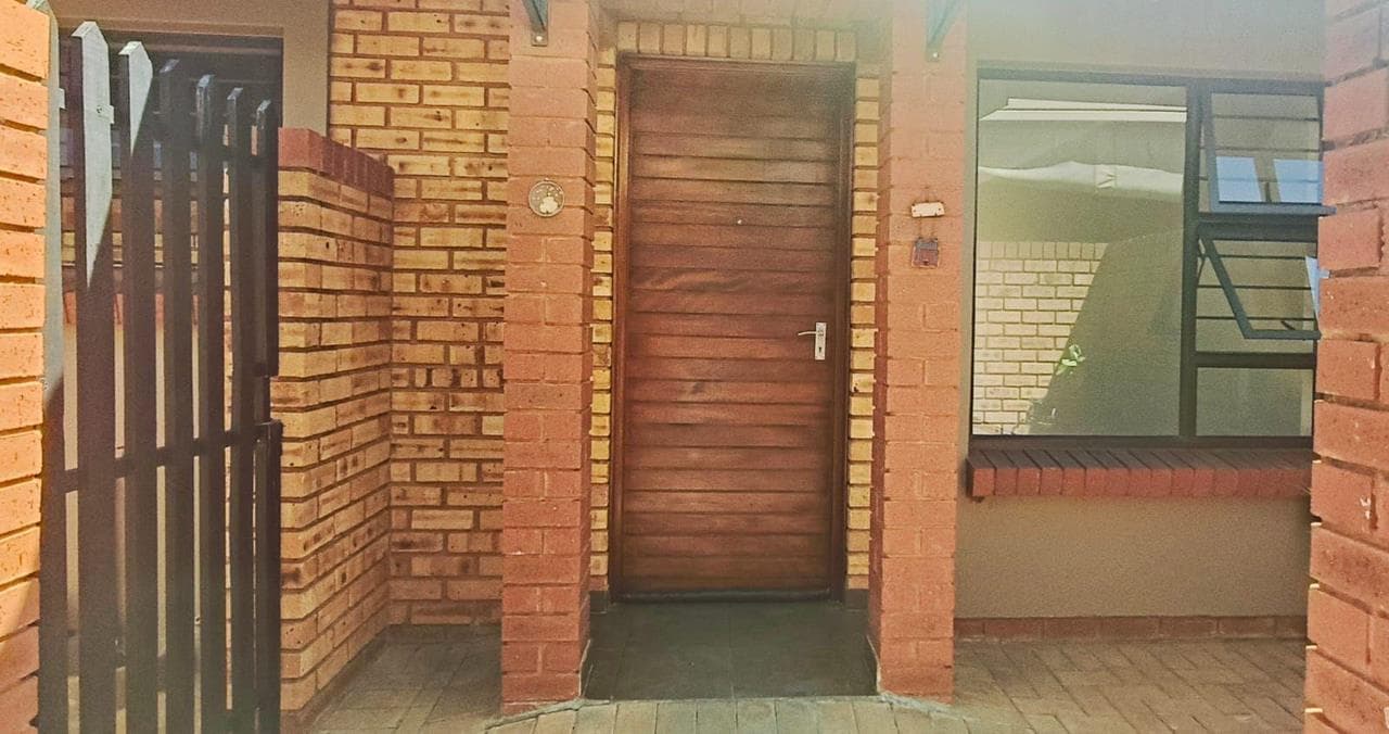 2 Bedroom Apartment / flat to rent in Featherbrooke Hills Retirement Village