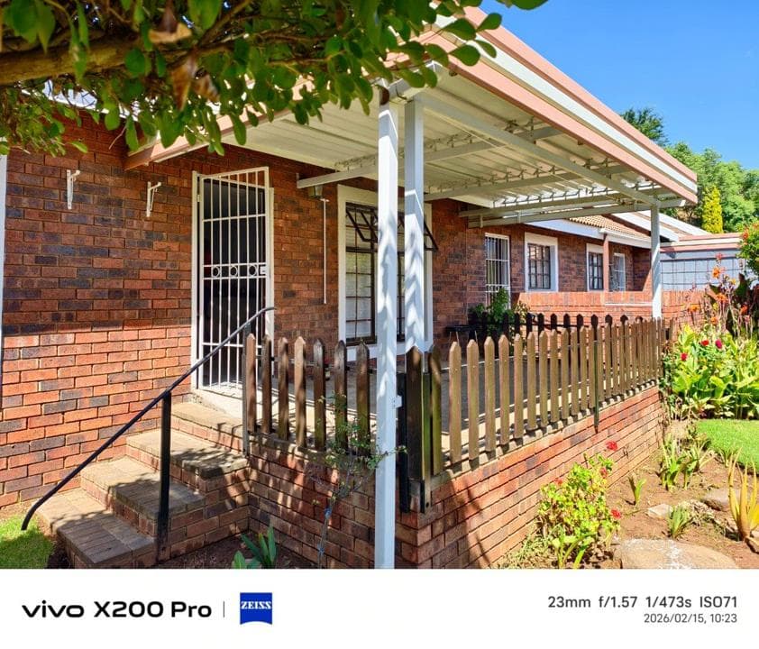 2 Bedroom Townhouse for sale in Dan Pienaar