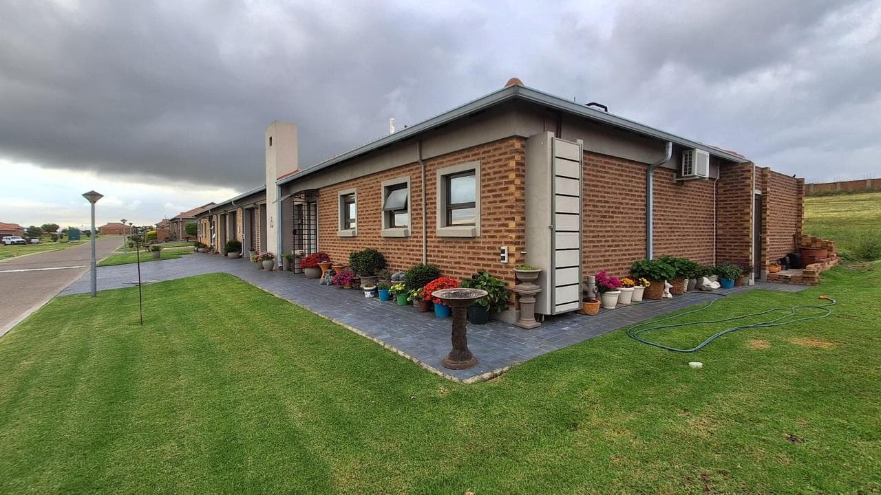 2 Bedroom House for sale in Terra Nova