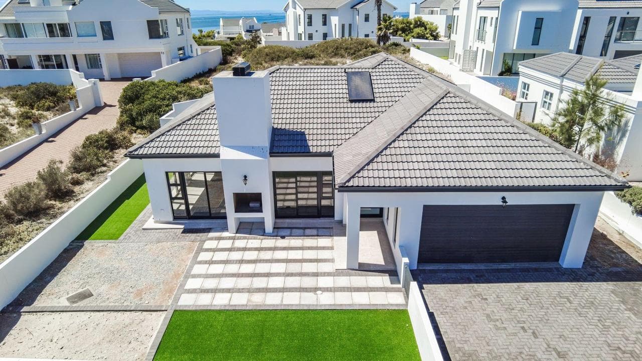 3 Bedroom House for sale in Shelley Point