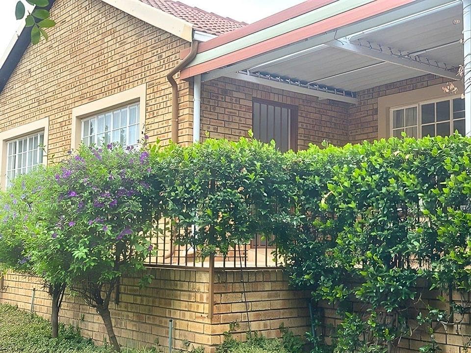 2 Bedroom Townhouse for sale in Wilgeheuwel