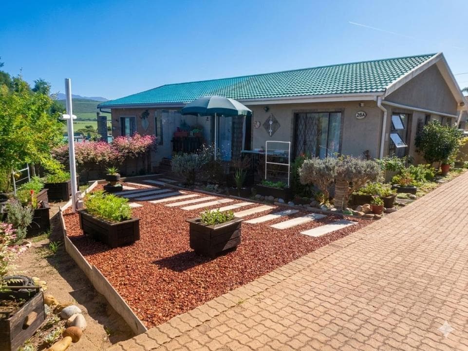 2 Bedroom House for sale in Fraaiuitsig