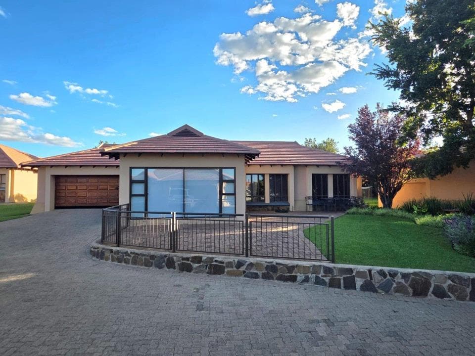 3 Bedroom Townhouse for sale in Woodland Hills Bergendal