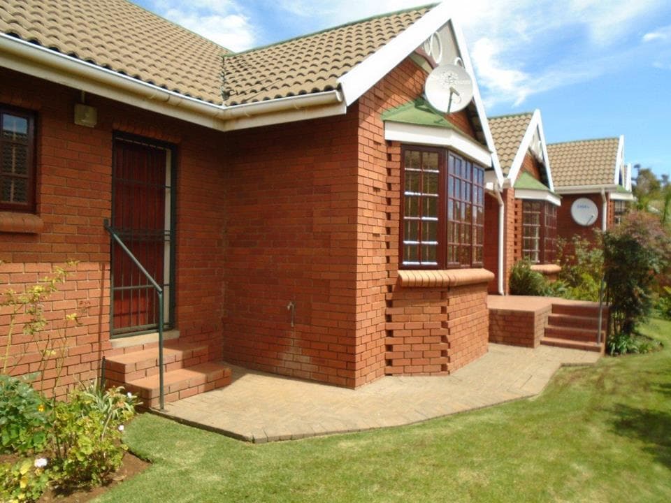 2 Bedroom Townhouse for sale in Heuwelsig