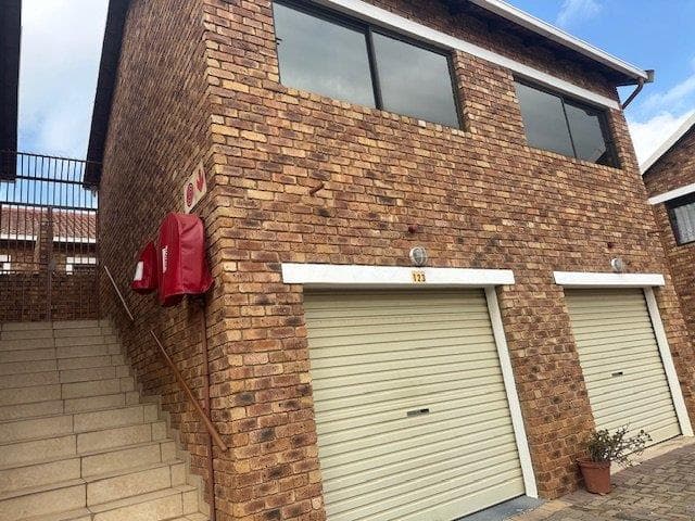 2 Bedroom Townhouse for sale in Honeydew Grove