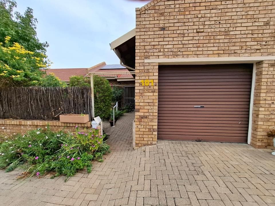 2 Bedroom House for sale in Minerva Gardens