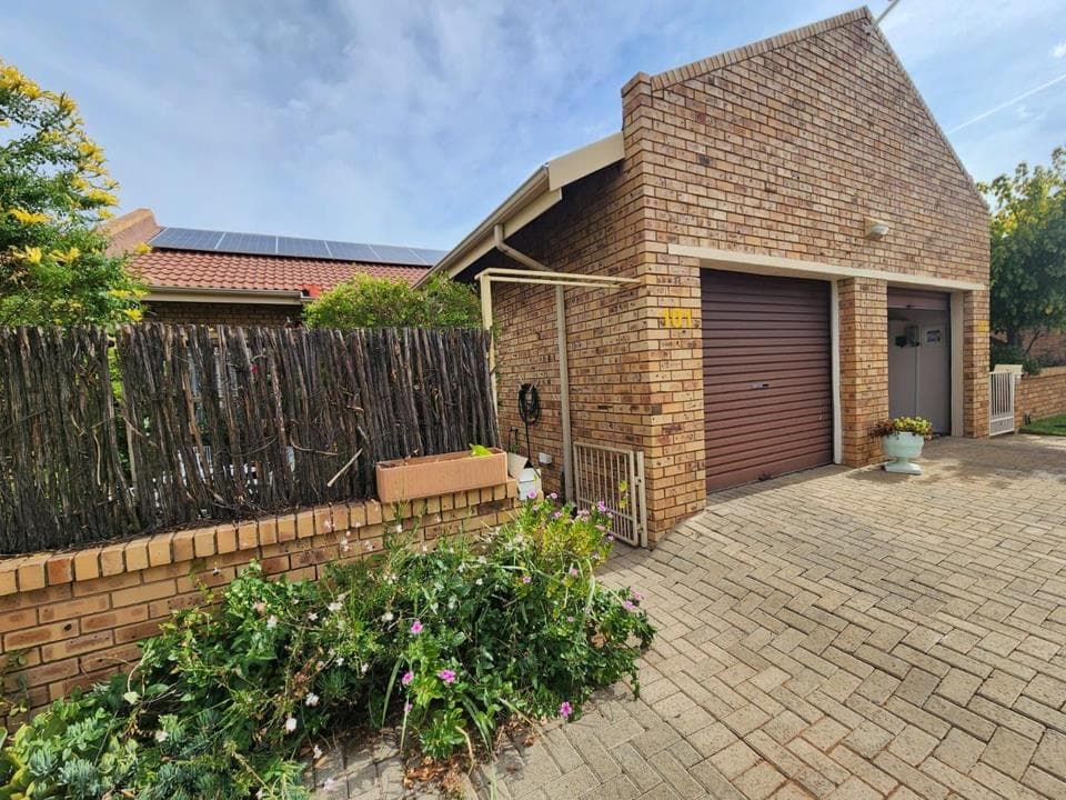 2 Bedroom Townhouse for sale in Minerva Gardens