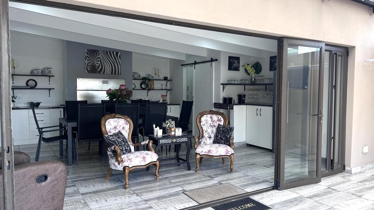 3 Bedroom House for sale in Diaz Beach