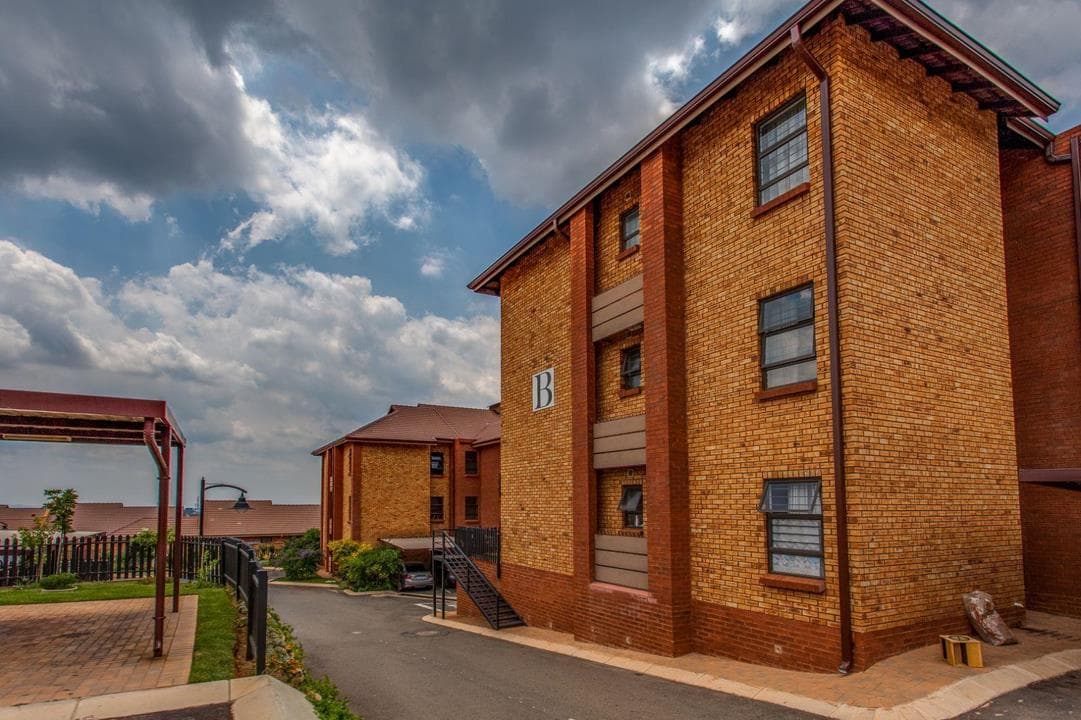 2 Bedroom Apartment / flat for sale in Featherbrooke Hills Retirement Village