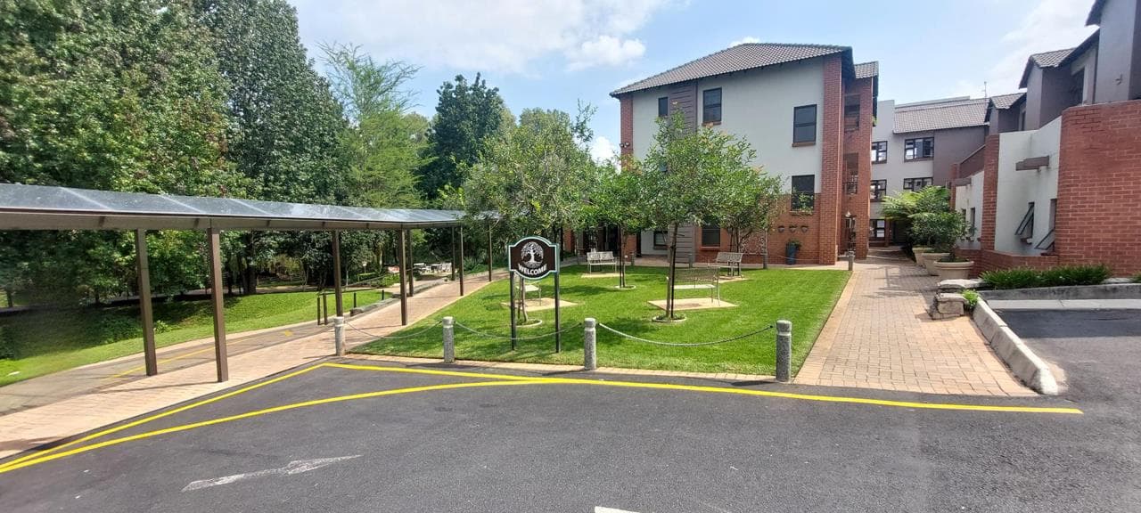 0.5 Bedroom Apartment / flat to rent in Douglasdale