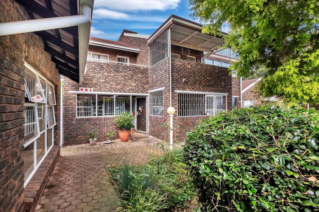 2 Bedroom Apartment / flat for sale in Linden