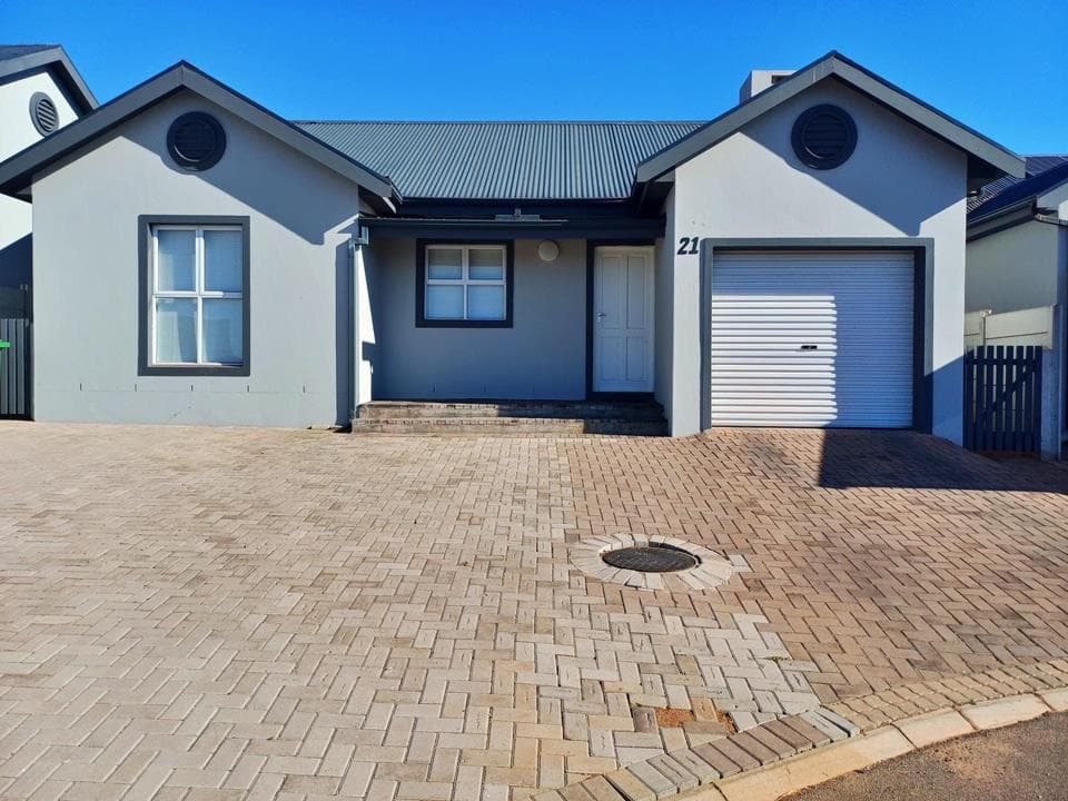 2 Bedroom House for sale in Vredenburg