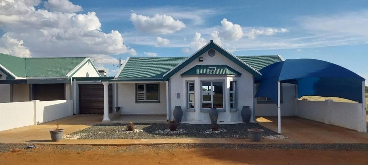 2 Bedroom House for sale in Camelot