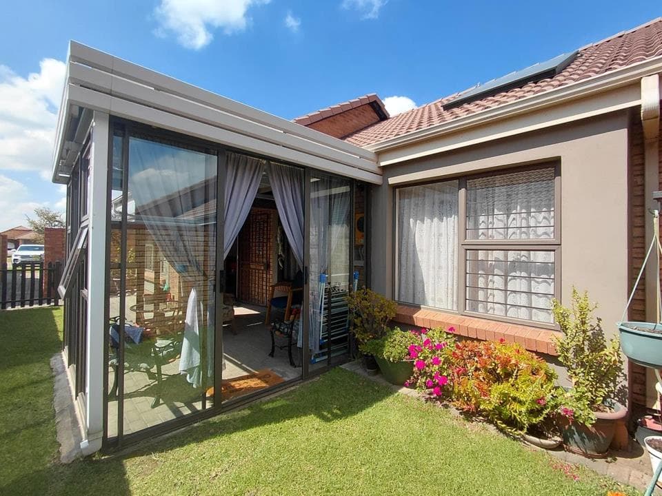 3 Bedroom Townhouse for sale in Brentwood Park AH