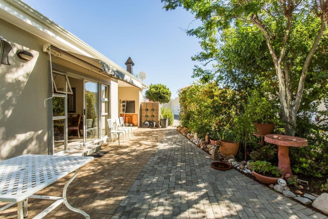 2 Bedroom House for sale in Oudtshoorn Rural