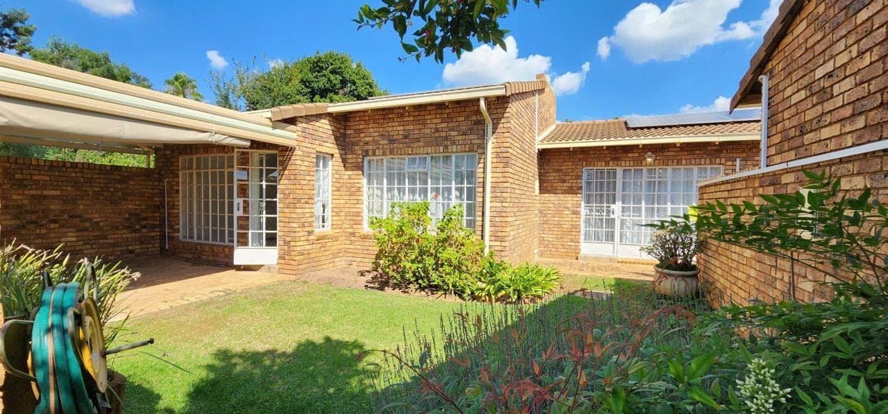 2 Bedroom Townhouse for sale in Brummeria