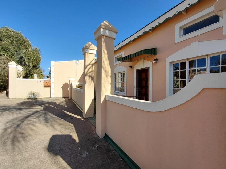 1 Bedroom House for sale in Rooiberg