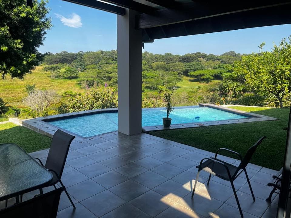 5 Bedroom House for sale in Waterfall