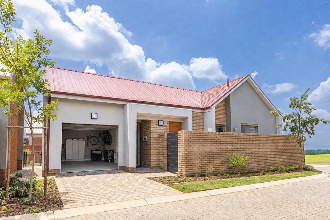 3 Bedroom House for sale in Louwlardia