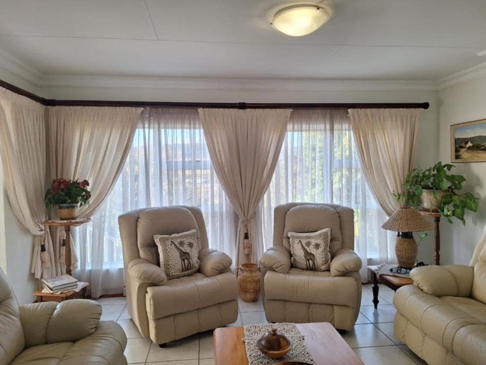 2 Bedroom House for sale in Reebok