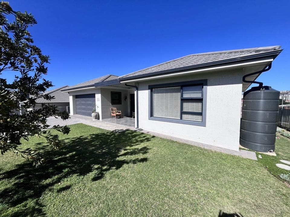 3 Bedroom House for sale in Diaz Beach