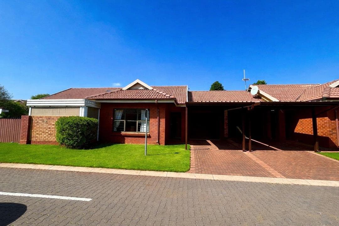 2 Bedroom Townhouse for sale in Eldoraigne