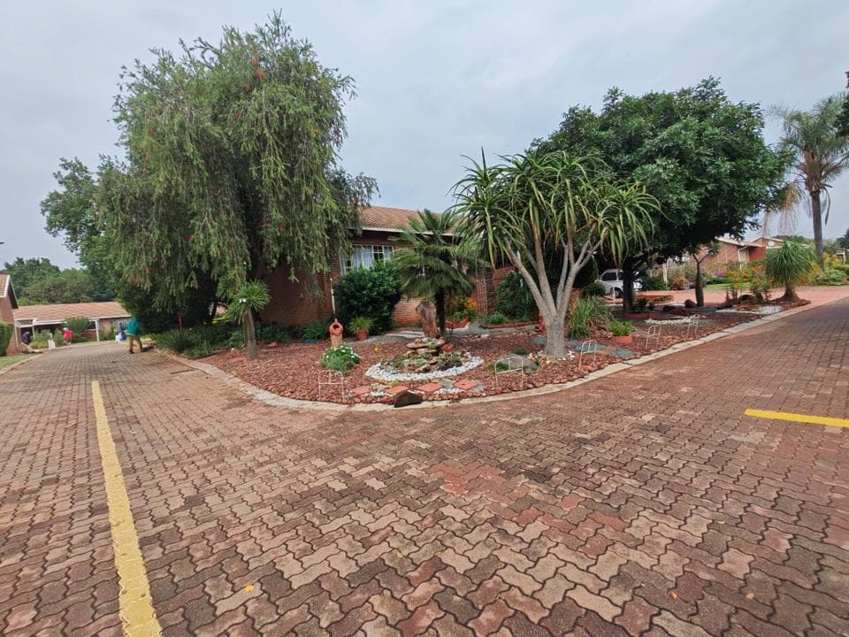 2 Bedroom House for sale in Montana Park